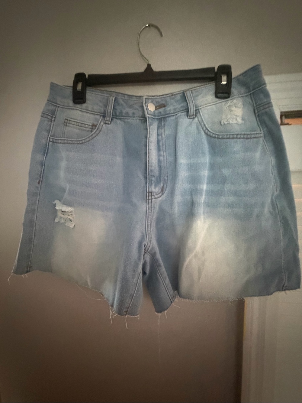 Women's distressed denim shorts Large